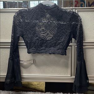 lace long sleeve crop top